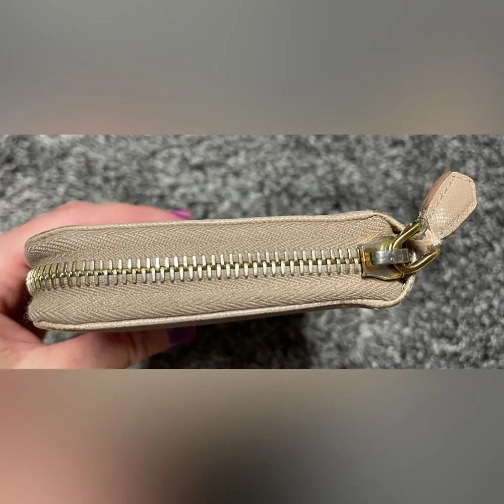 Prada Fiocco wallet